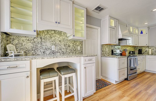 Crystal Beach House | Florida Retreat w/Hot Tub: Walk to the Gulf!