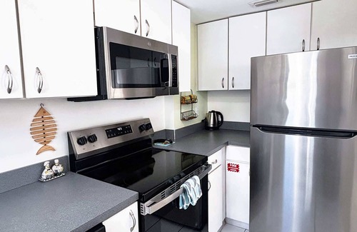 Central Beach Condo | Fort Lauderdale Yacht & Beach Club 316