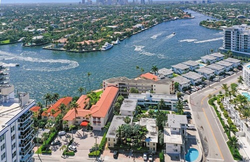 Central Beach Condo | Fort Lauderdale Yacht & Beach Club 316