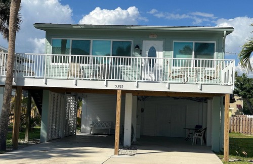 Mid Island House | Fort Myers Beach Vacation Home