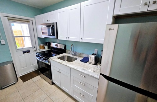 Englewood House | FREE Bikes, Kayaks, SUP's and More! Spoil yourself with unmatched amenities!