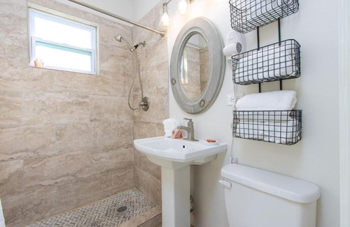 Clearwater Beach House | Frenchy's Cottages on East Shore 490 home