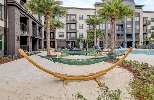 Deerwood Apartment | Frontdesk 1 BR Apt Near St Johns Town Center