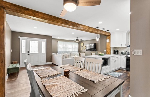 St. Petersburg - Clearwater House | Fully Renovated home with POOL- 6 minutes to beach