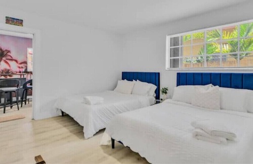 Little Havana House | Fun Central House by Calle 8, Beaches & Downtown