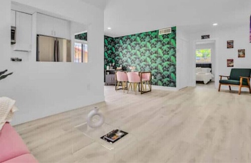 Little Havana House | Fun Central House by Calle 8, Beaches & Downtown