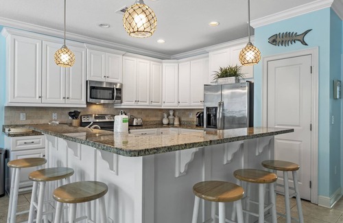 Villages of Crystal Beach House | Gated Community ~ Lagoon Style Pool ~ Near the Beach