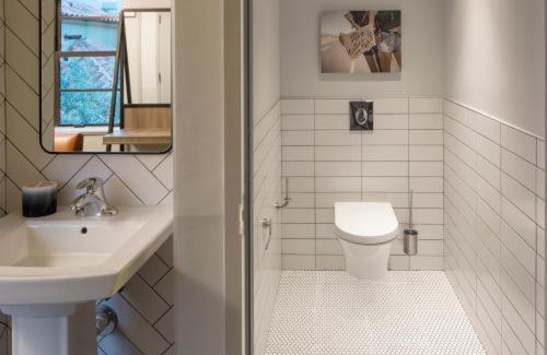 Mid Beach Hostel | Generator Miami
