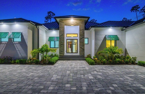 Rural Estates Villa | Golden Acres Sports Ranch – Luxe Retreat with Pickleball, Pool & Games