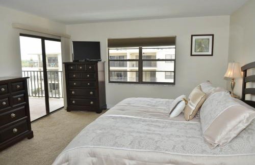 Indian Shores Apartment | Golden Shores 603