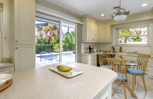 Sarasota House | GORGEOUS 3 Bedroom/2 Bath Home NEAR SIESTA KEY!