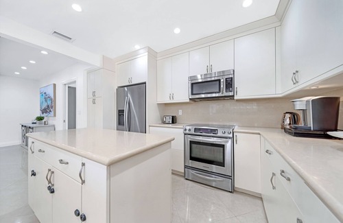 South Lake Villa | Gorgeous 6BD/5BA Mansion close to Hollywood beach