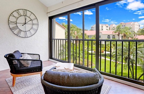 Pelican Bay Condo | Gorgeous Condo in Pelican Bay