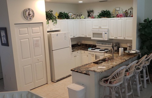 Bradenton Beach House | Gorgeous Townhouse View of Gulf, Miles of White Sandy Beaches St lic CND5105124
