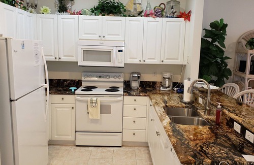 Bradenton Beach House | Gorgeous Townhouse View of Gulf, Miles of White Sandy Beaches St lic CND5105124