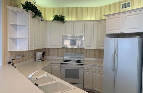 Vanderbilt Beach Condo | Great location! 2 blocks from the beach with beautiful bay views - REG 3-501