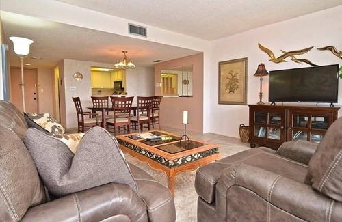 Siesta Key Condo | Great Siesta Key Location with Deeded Beach Access at The Anchorage 308
