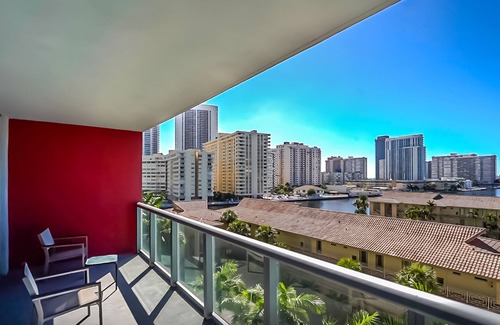 Hallandale Beach Apartment | Great Studio Suite South Views