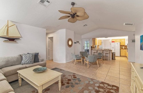 Marco Island House | Great Water View 4/2 Pool House With Tiki Bar On Marco Island