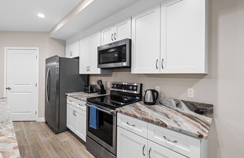 Yacht Club Condo | Gulf Access with Boat Slip, Heated Saltwater Pool - Bacino Vistas #206 + #208 - Roelens