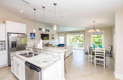Holmes Beach House | Gulf Breeze by AMI Locals