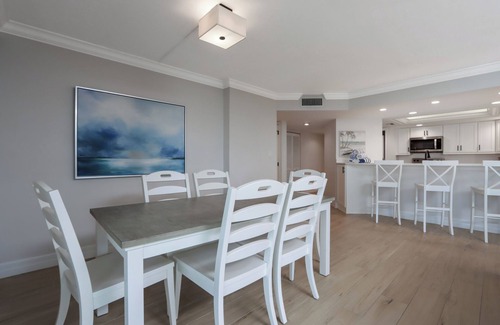Beachview Country Club Estates Condo | Gulf Front, Two Bedroom Condo with Den - Sundial L304