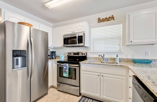 Navarre Beach Condo | Gulf & Sounds Views - Sleeps 8 - Book now for Summer