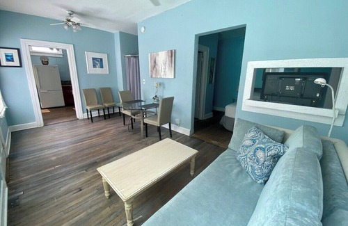 Gulfport Apartment | Gulfport 1BR-Semi-Private Beach