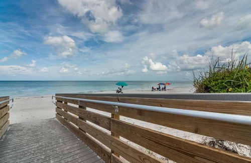 Indian Rocks Beach Apartment | Gulfside Villas by Florida Lifestyle Vacation Rentals