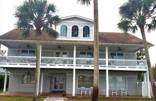 Rio Vista House | Halifax Riverfront Oasis - 8 Bedrooms Private Heated Pool