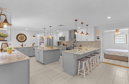 Eight Lakes House | Heated Pool, Gulf Access, Dock, Tiki Hut - The Lucky Pelican - Roelens