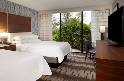 Carver City - Lincoln Gardens Hotel | Hilton Tampa Airport Westshore