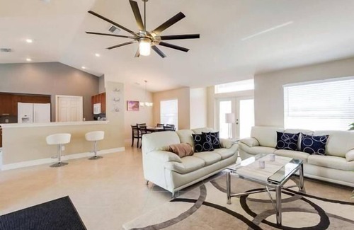 Trafalgar House | Holiday house Cape Coral for 1 - 5 persons with 3 bedrooms - Holiday home