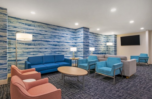 Lake Buena Vista Hotel | Holiday Inn Orlando - Disney Springs® Area by IHG