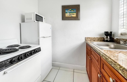 Hollywood Apartment | Hollywood Beach Swan