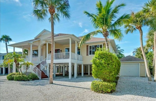 Golden Beach House | Homes-240 Wheeler Rd