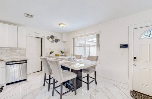 Pompano Beach House | House ∙ 2 bedrooms ∙ 4 guests