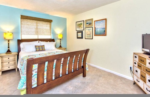 Naples Park House | House ∙ 3 bedrooms ∙ 6 guests