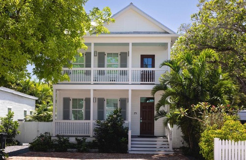 Historic Seaport House | House ∙ 6 bedrooms ∙ 12 guests
