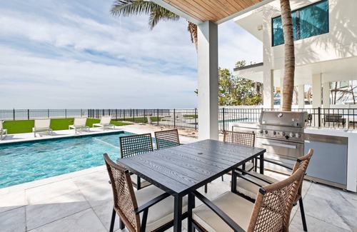 Bradenton Beach House | House ∙ 8 bedrooms ∙ 16 guests