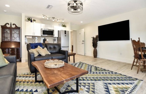 Painters Hill House | House ∙ 8 bedrooms ∙ 18 guests