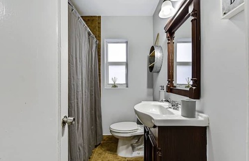 Highland Garden House | House close to restaurants, bars, beach