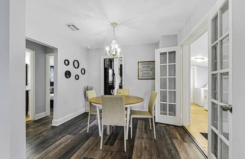 Highland Garden House | House close to restaurants, bars, beach