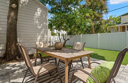 Courier City - Oscawana House | House ∙ 2 bedrooms ∙ 6 guests