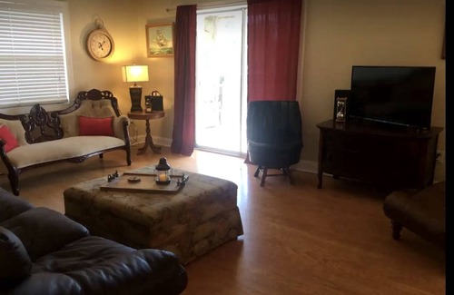 Brooksville House | House ∙ 1 bedroom ∙ 11 guests