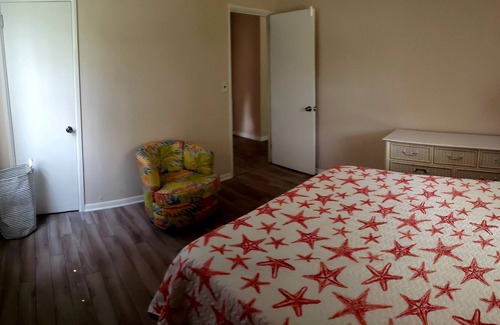Gulfport House | House, walking distance to shops and beach