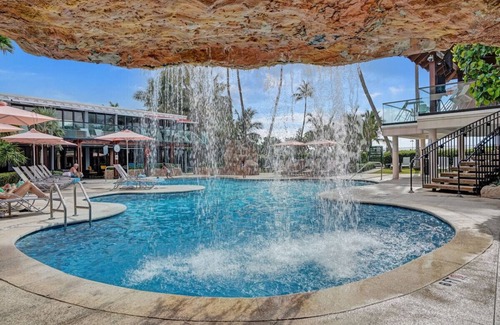 Mid Beach Apartment | Huge 2BD Miami beach with beach service - 720