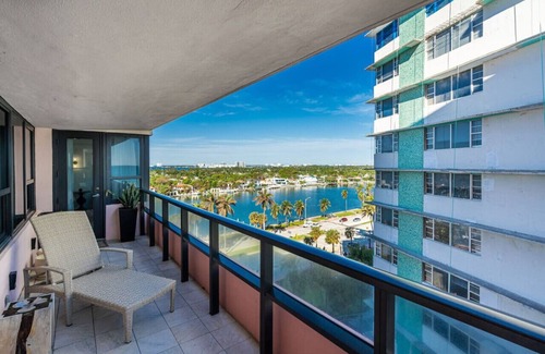 Mid Beach Condo | Huge Beachfront Lux Condo 2400sqft 5 Bedroom 5 Bathroom with Ocean and Bay Views
