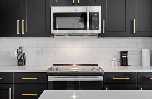 Oakford Park Apartment | Huge Stylish Apartment in Newest Part of Tampa!