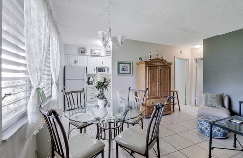 Marco Island Condo | Idyllic condo w/brief walk to beach & restaurants